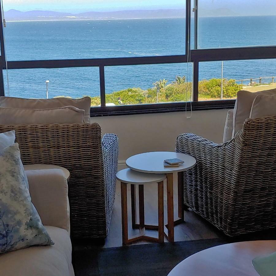 The Sun, Whales & Waves - Seafront Apartment Hermanus Exterior photo