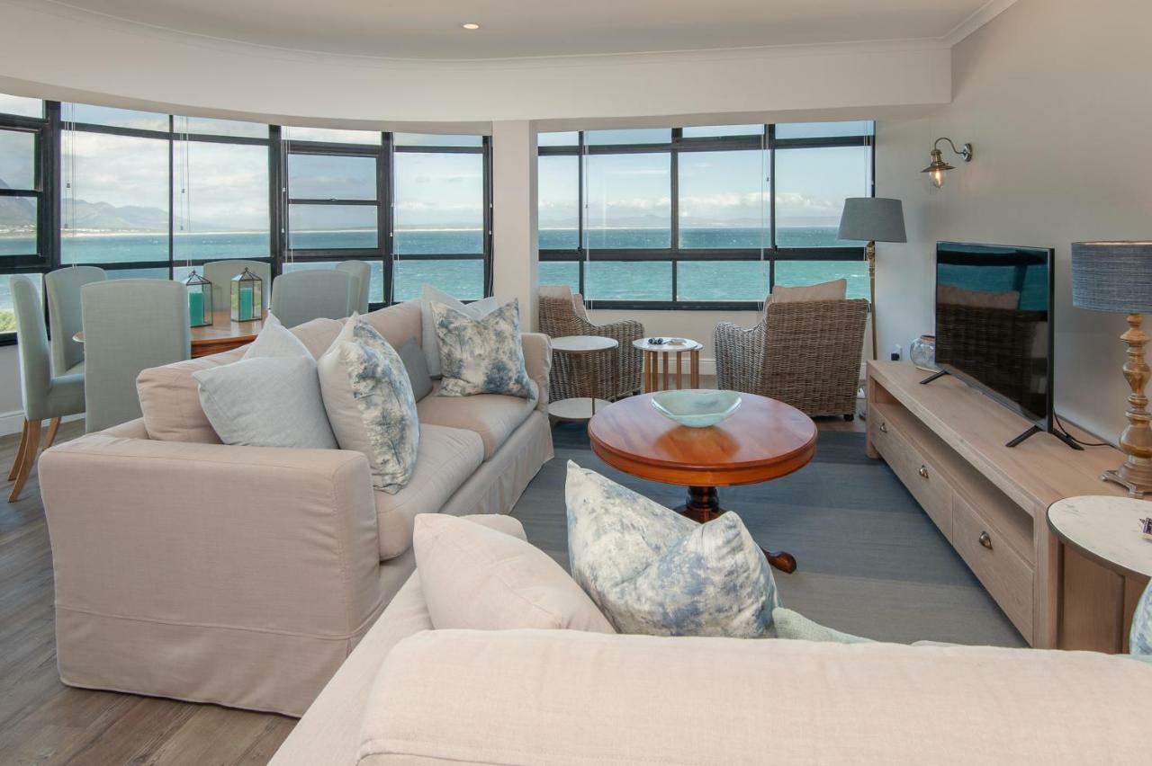 The Sun, Whales & Waves - Seafront Apartment Hermanus Exterior photo